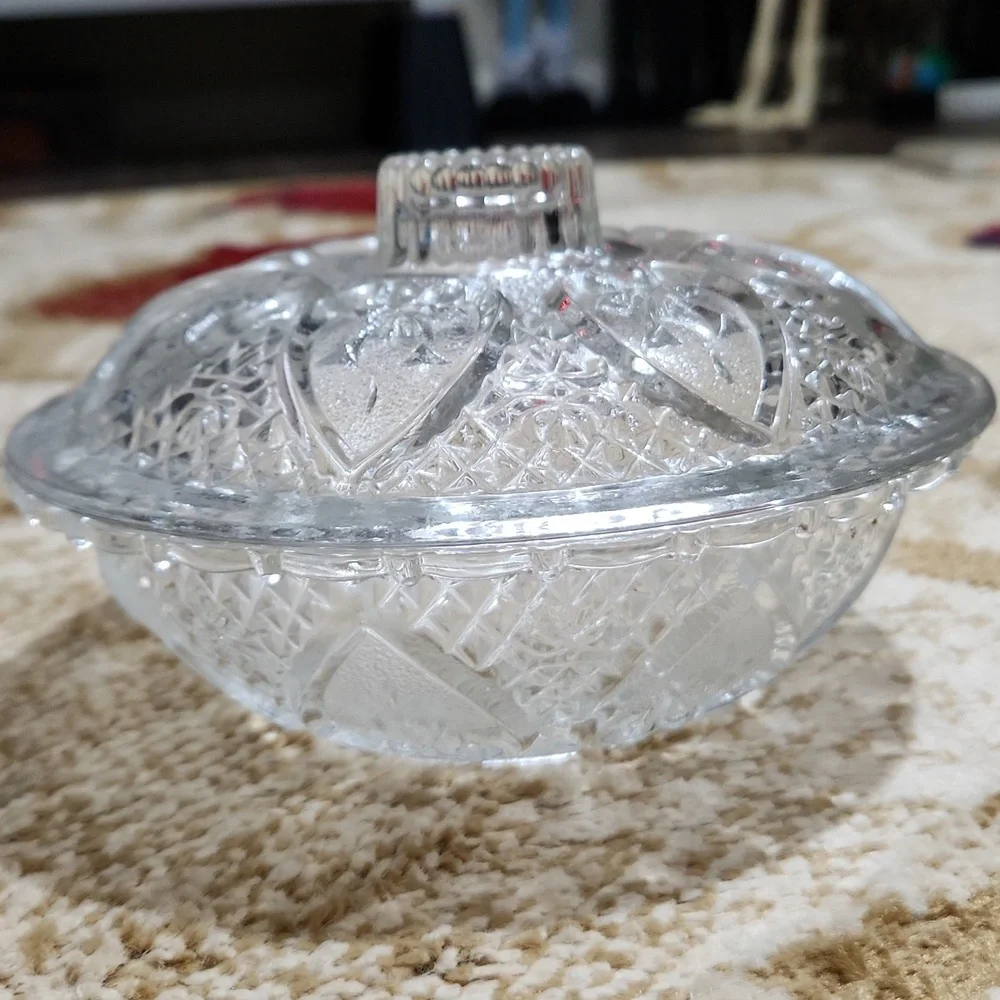 Vintage Pasari Indonesia KIG Pressed Glass Hearts Bows Bowl With Lid Collectible
